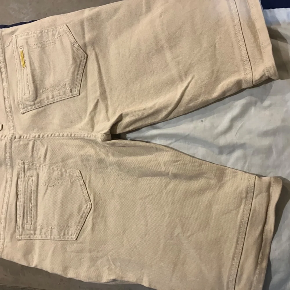 Shorts - Picture 5 of 5